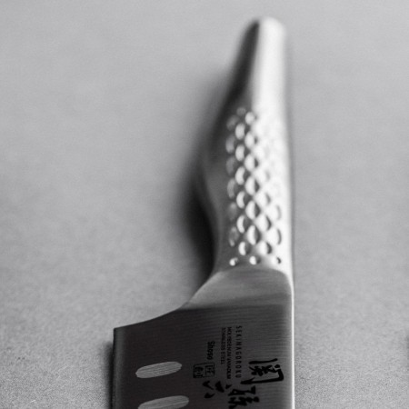 Nóż Santoku 16,5 cm KAI Seki Magaroku Shoso